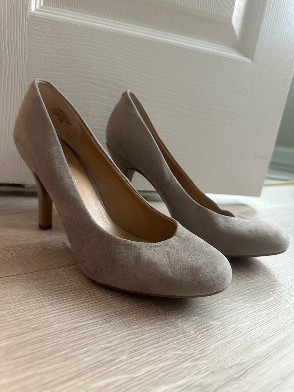 Light Gray Suede Pumps with Rounded Toe - Picture 3 of 7